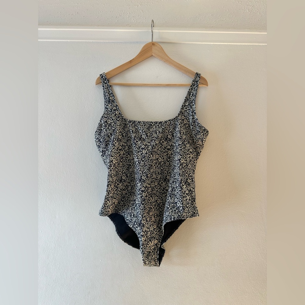 Everlane Black and White Floral One Piece Swimsuit